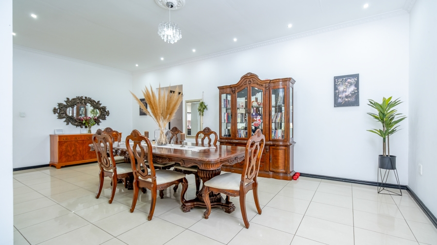 3 Bedroom Property for Sale in Fontainebleau Gauteng