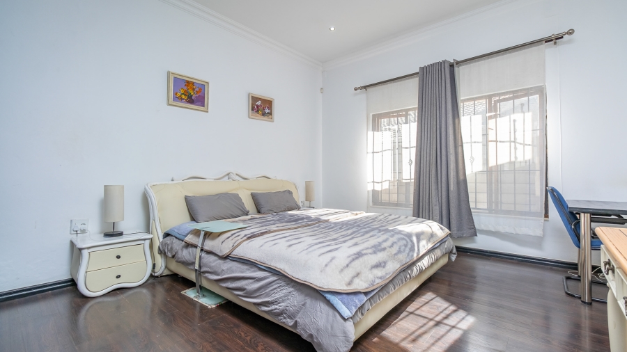 3 Bedroom Property for Sale in Fontainebleau Gauteng