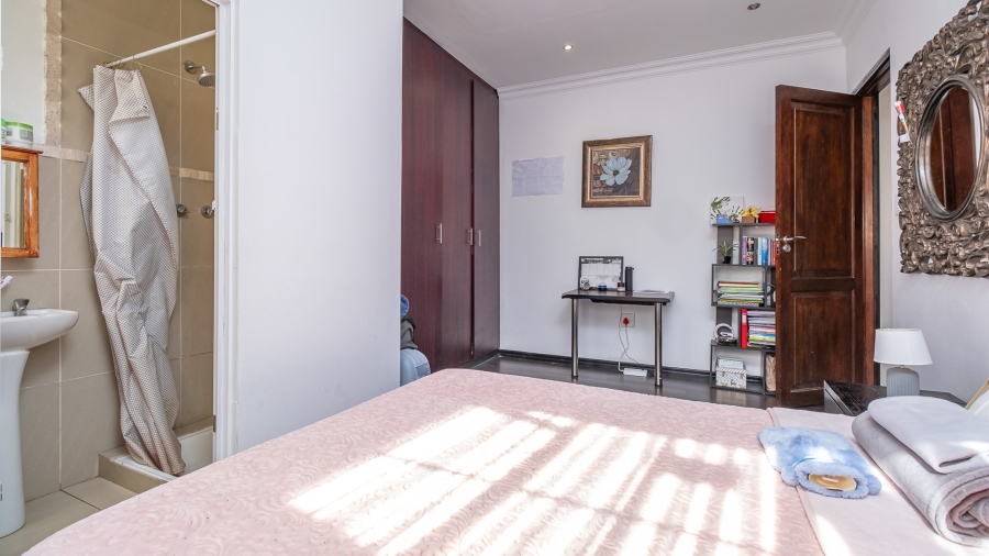 3 Bedroom Property for Sale in Fontainebleau Gauteng