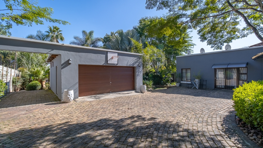 3 Bedroom Property for Sale in Fontainebleau Gauteng