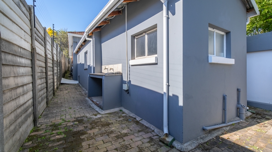 3 Bedroom Property for Sale in Fontainebleau Gauteng