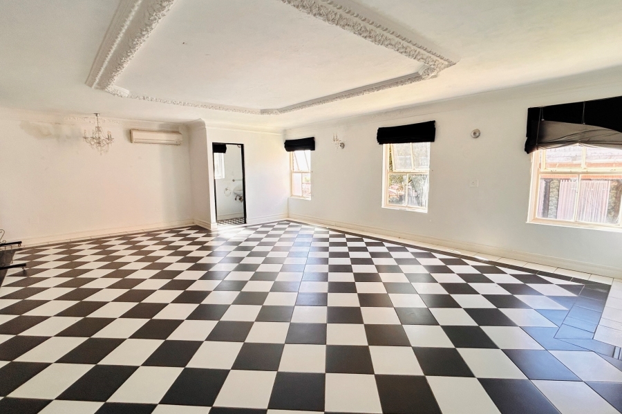 4 Bedroom Property for Sale in Waterkloof Gauteng