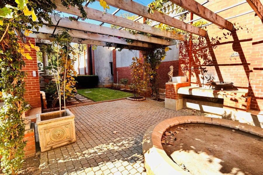 4 Bedroom Property for Sale in Waterkloof Gauteng