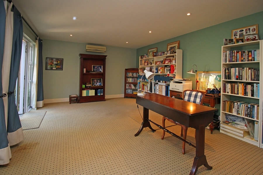 5 Bedroom Property for Sale in Kyalami Estates Gauteng