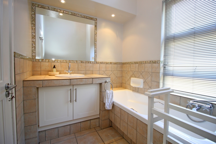 5 Bedroom Property for Sale in Kyalami Estates Gauteng