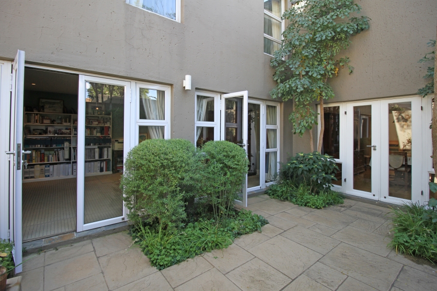 5 Bedroom Property for Sale in Kyalami Estates Gauteng