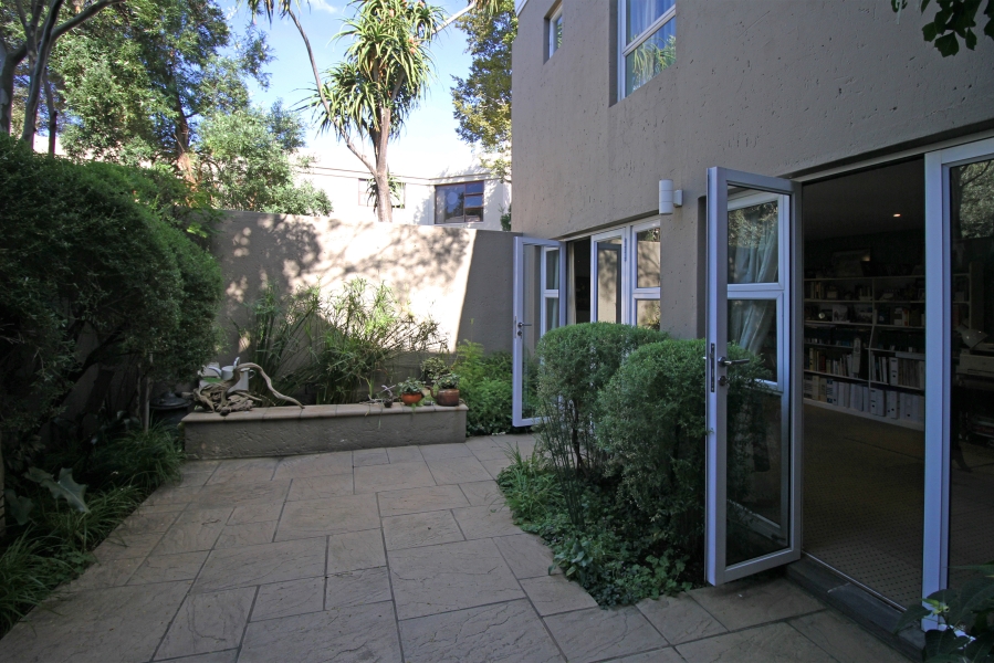 5 Bedroom Property for Sale in Kyalami Estates Gauteng