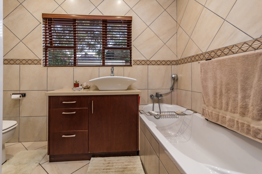 4 Bedroom Property for Sale in Noordheuwel Gauteng