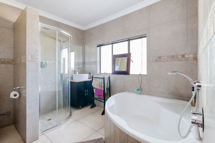 5 Bedroom Property for Sale in Farmall A H Gauteng