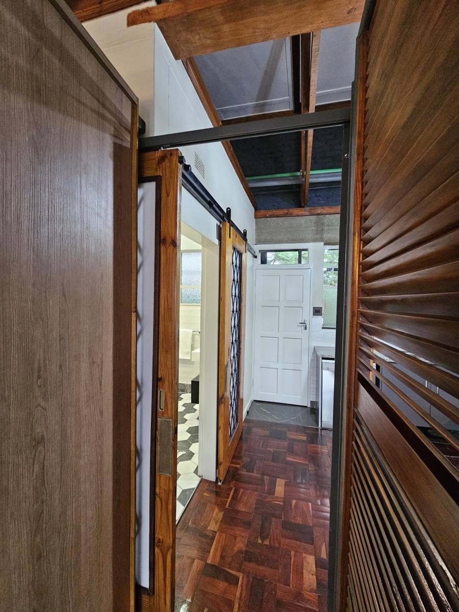 To Let 1 Bedroom Property for Rent in Rosebank Gauteng