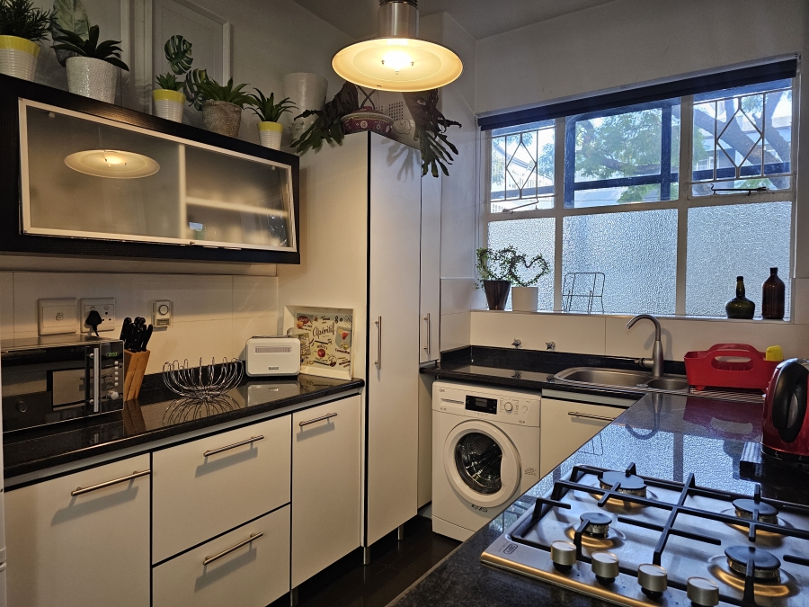 To Let 1 Bedroom Property for Rent in Rosebank Gauteng