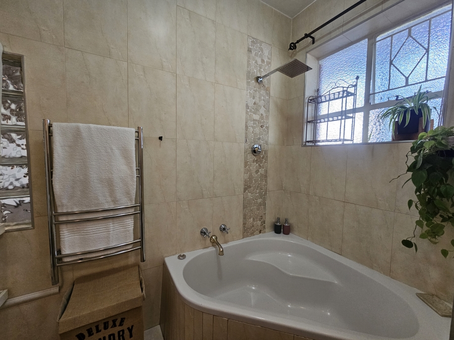 To Let 1 Bedroom Property for Rent in Rosebank Gauteng