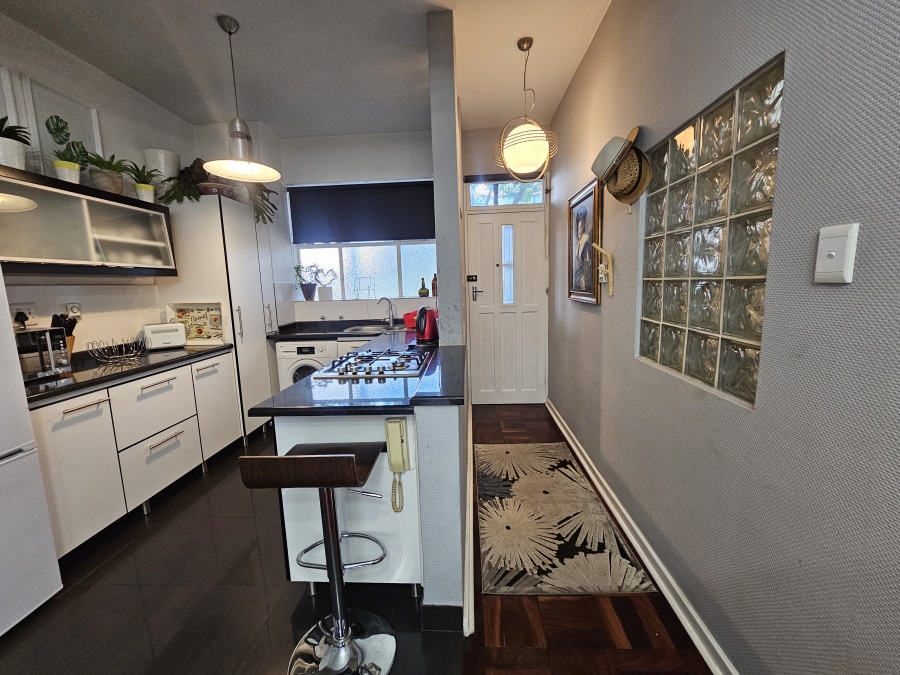 To Let 1 Bedroom Property for Rent in Rosebank Gauteng