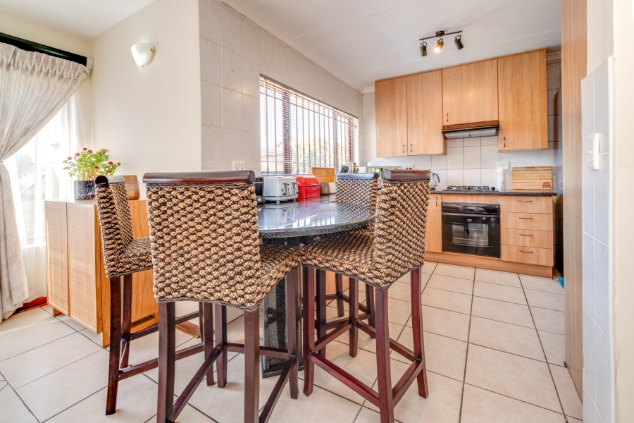 3 Bedroom Property for Sale in Beverley Gauteng
