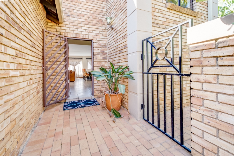 3 Bedroom Property for Sale in Beverley Gauteng