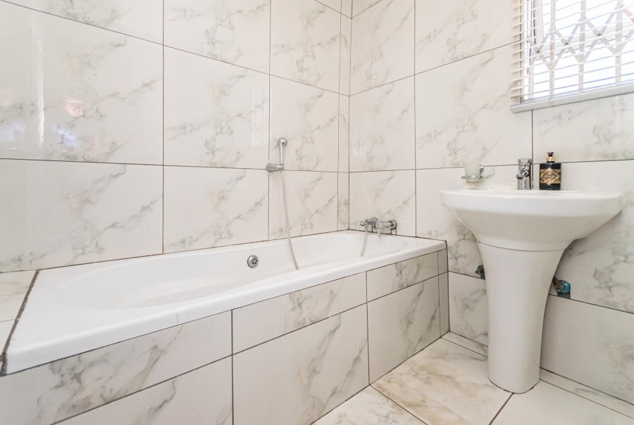 4 Bedroom Property for Sale in Kagiso Gauteng