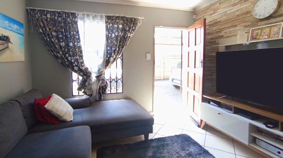 3 Bedroom Property for Sale in Rosslyn Gauteng