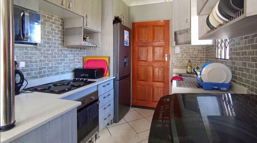 3 Bedroom Property for Sale in Rosslyn Gauteng