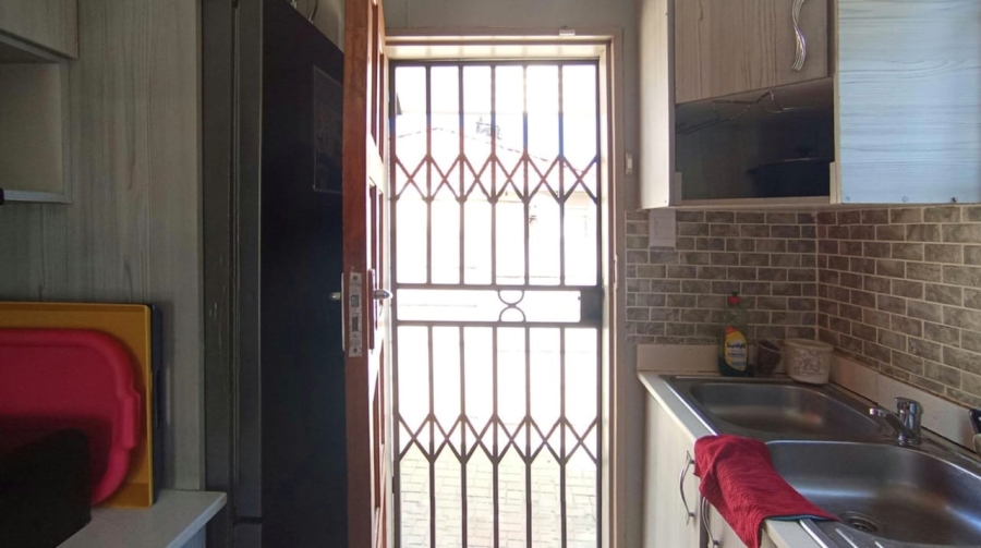 3 Bedroom Property for Sale in Rosslyn Gauteng