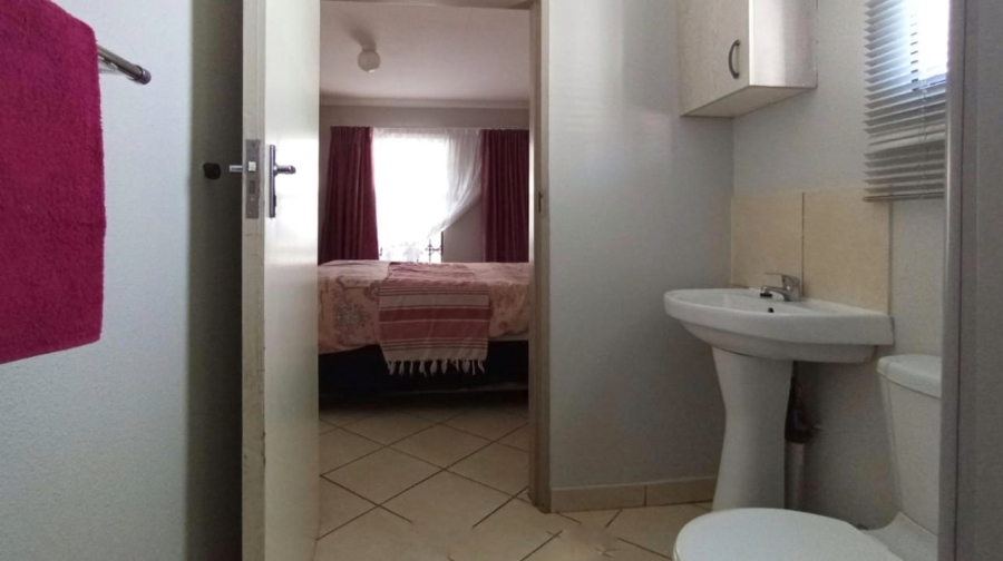 3 Bedroom Property for Sale in Rosslyn Gauteng