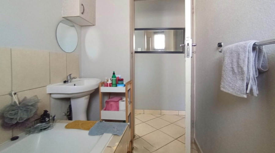 3 Bedroom Property for Sale in Rosslyn Gauteng