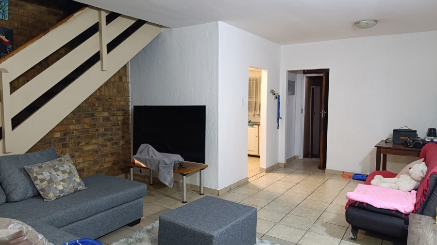 2 Bedroom Property for Sale in Wonderboom South Gauteng