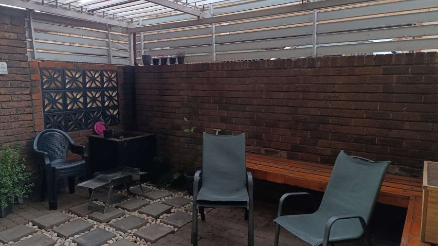 2 Bedroom Property for Sale in Wonderboom South Gauteng