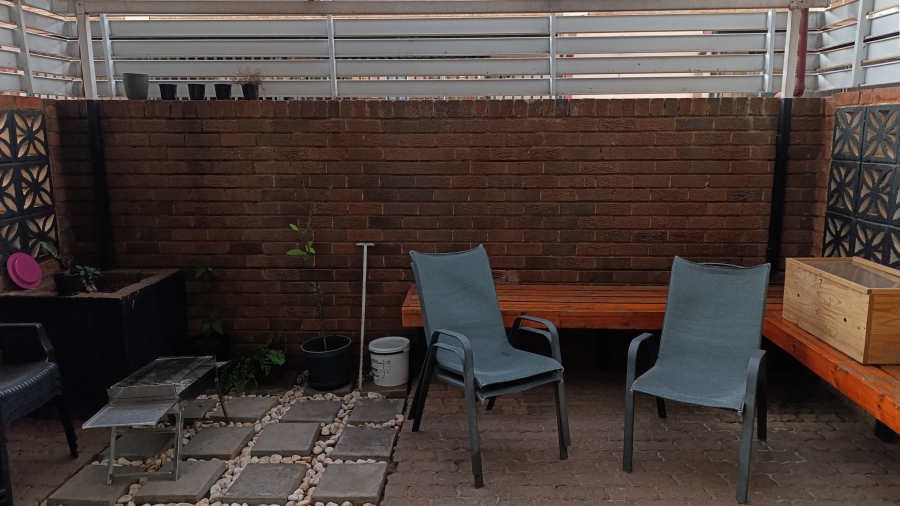 2 Bedroom Property for Sale in Wonderboom South Gauteng