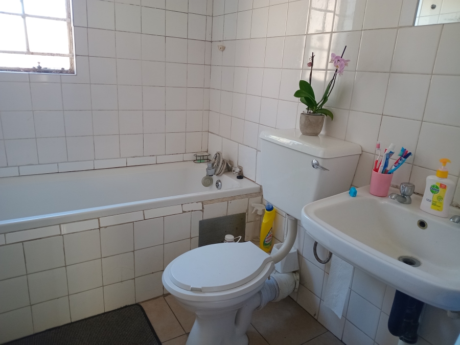 3 Bedroom Property for Sale in Kew Gauteng