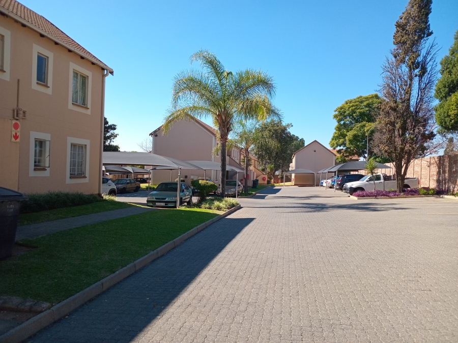 3 Bedroom Property for Sale in Kew Gauteng