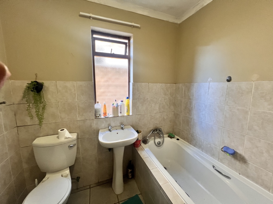 2 Bedroom Property for Sale in Halfway Gardens Gauteng