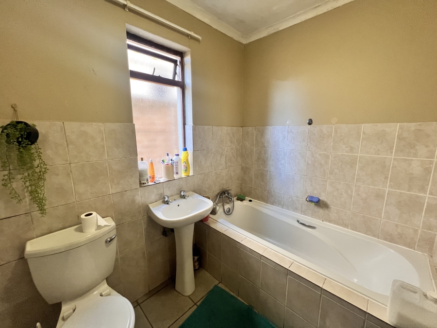 2 Bedroom Property for Sale in Halfway Gardens Gauteng