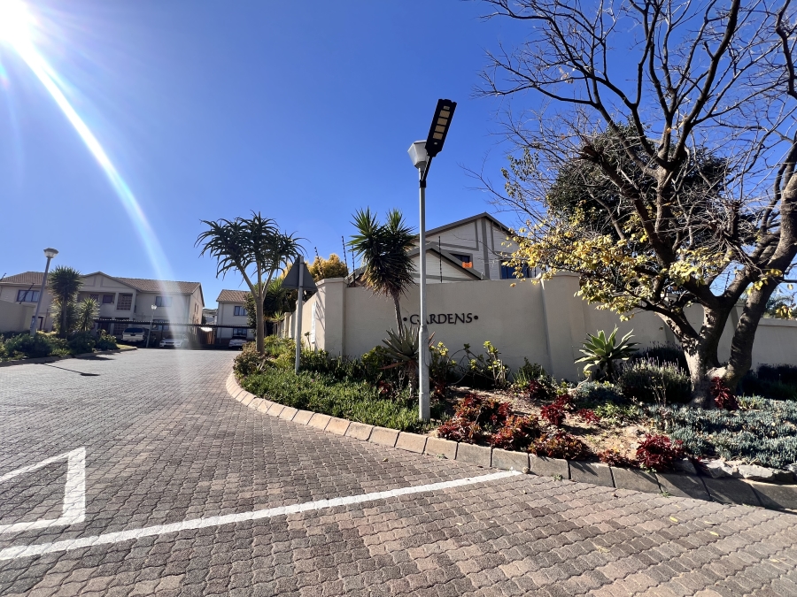2 Bedroom Property for Sale in Halfway Gardens Gauteng