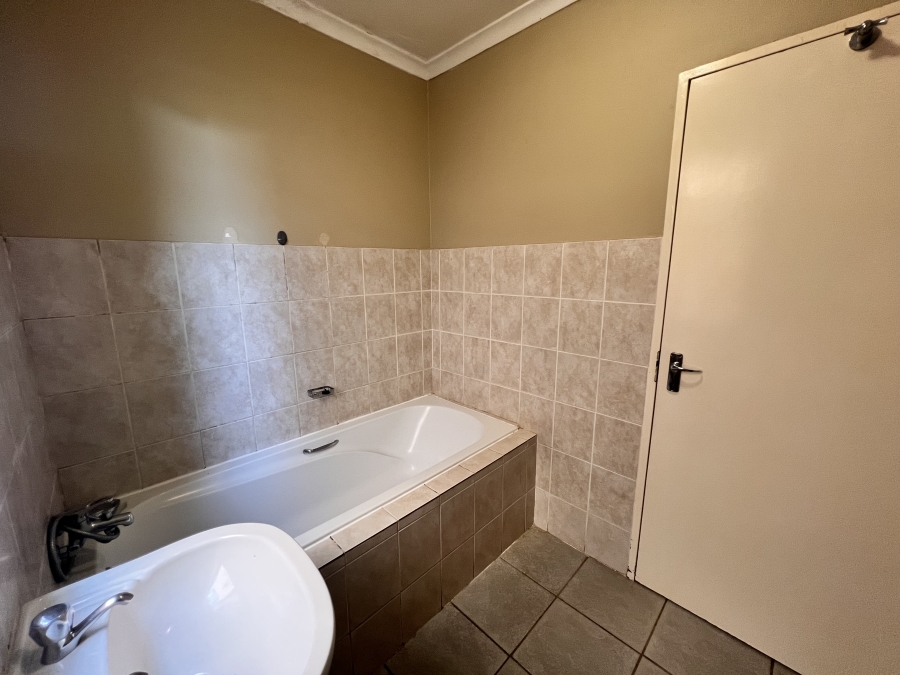 2 Bedroom Property for Sale in Halfway Gardens Gauteng