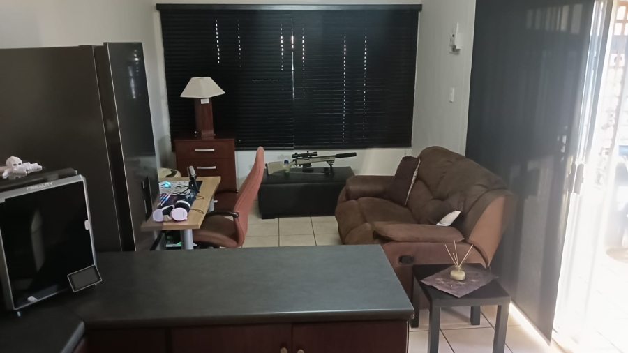 3 Bedroom Property for Sale in Casseldale Gauteng