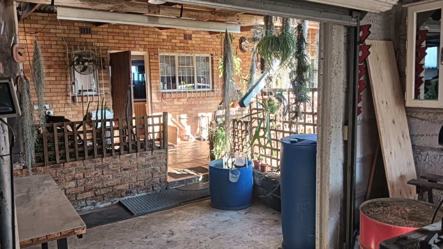 3 Bedroom Property for Sale in Casseldale Gauteng