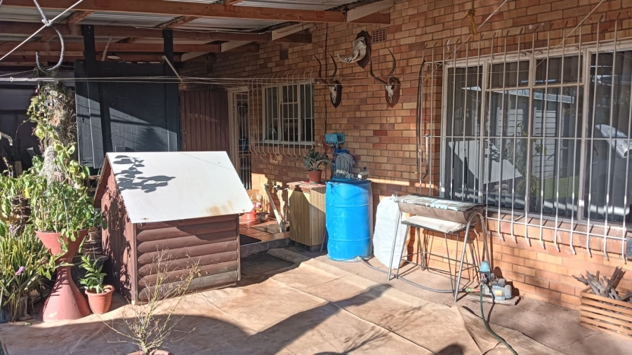 3 Bedroom Property for Sale in Casseldale Gauteng