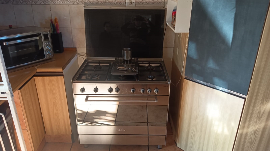 3 Bedroom Property for Sale in Casseldale Gauteng