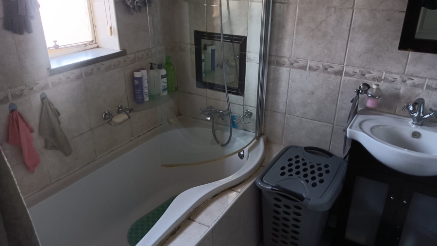 3 Bedroom Property for Sale in Casseldale Gauteng
