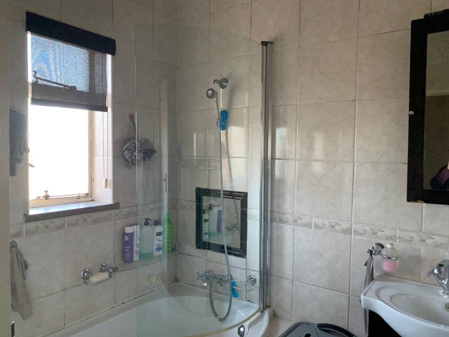 3 Bedroom Property for Sale in Casseldale Gauteng