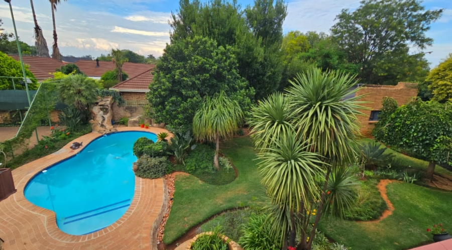 6 Bedroom Property for Sale in Carletonville Central Gauteng