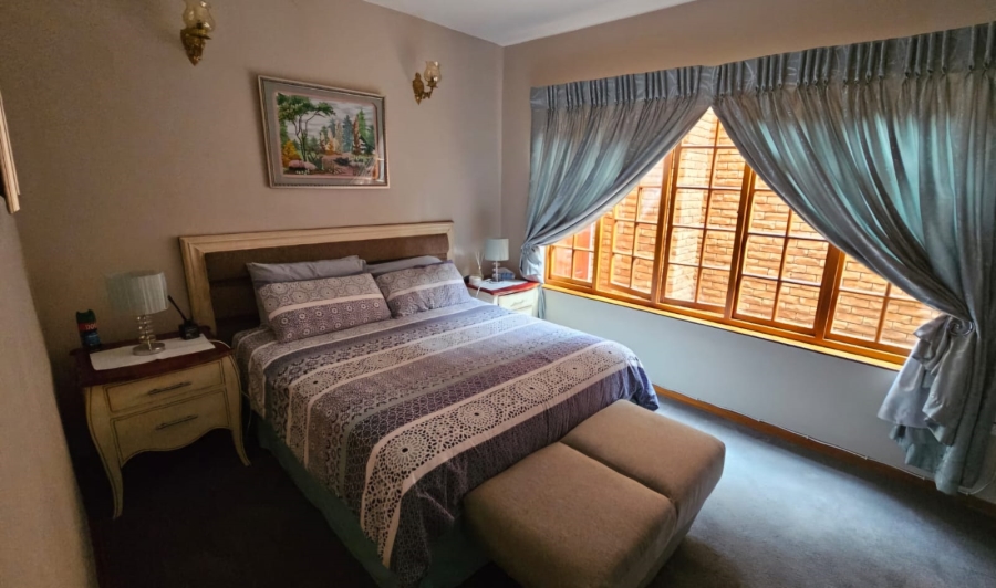 6 Bedroom Property for Sale in Carletonville Central Gauteng