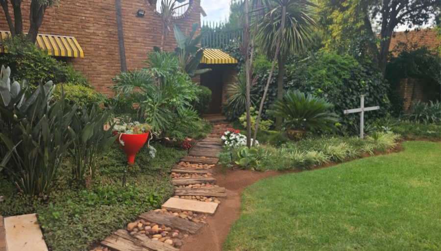 6 Bedroom Property for Sale in Carletonville Central Gauteng