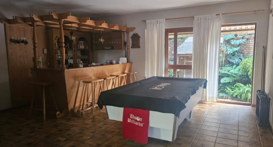 6 Bedroom Property for Sale in Carletonville Central Gauteng