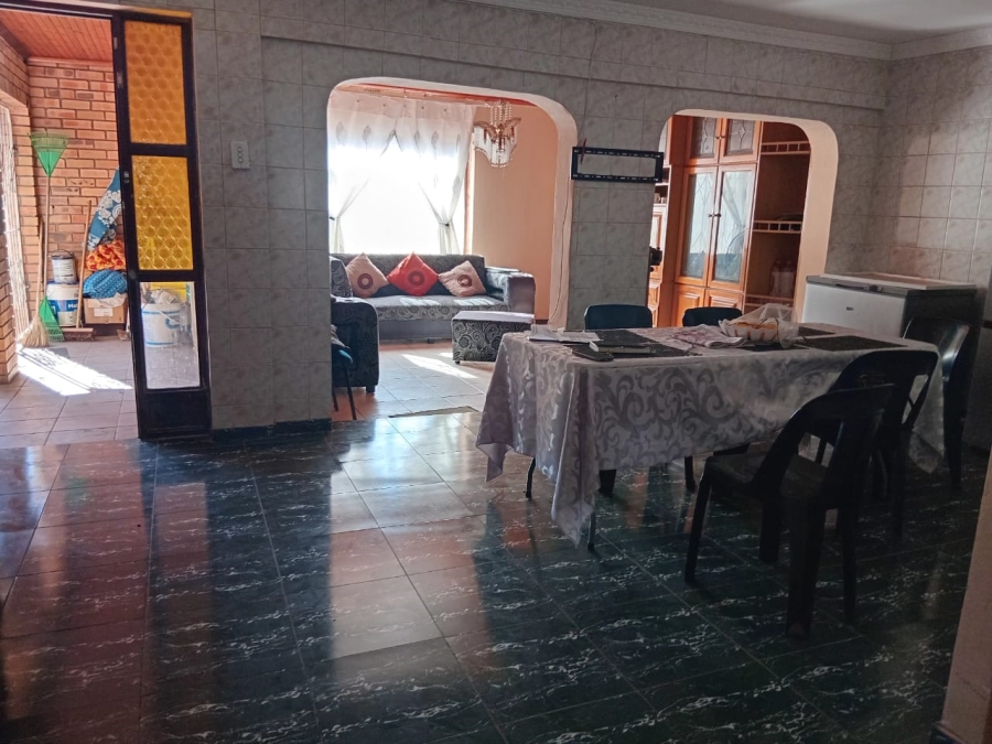 6 Bedroom Property for Sale in Carletonville Central Gauteng