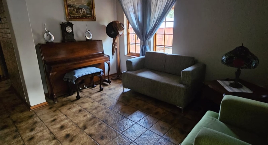 6 Bedroom Property for Sale in Carletonville Central Gauteng