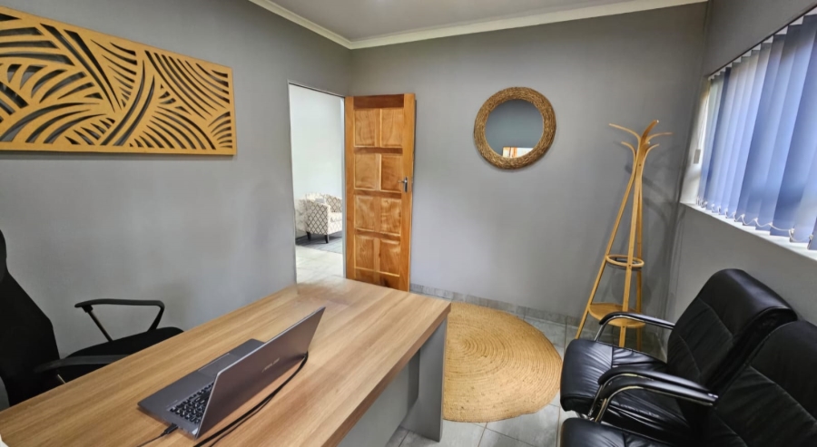 6 Bedroom Property for Sale in Carletonville Central Gauteng