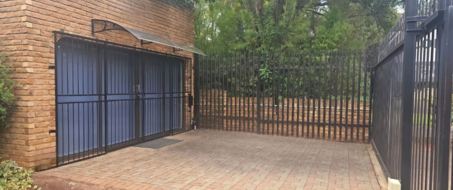 6 Bedroom Property for Sale in Carletonville Central Gauteng