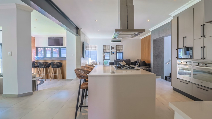 4 Bedroom Property for Sale in Aspen Hills Gauteng