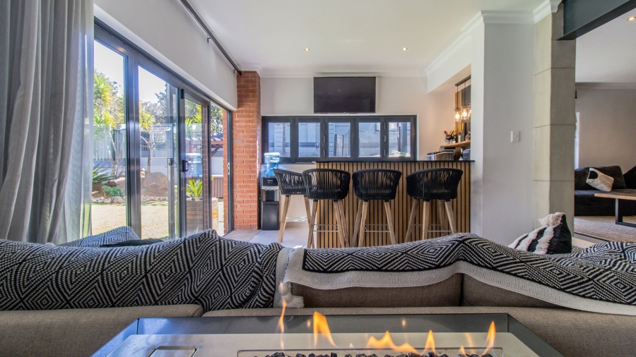 4 Bedroom Property for Sale in Aspen Hills Gauteng